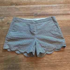 Porophrase scalloped shorts